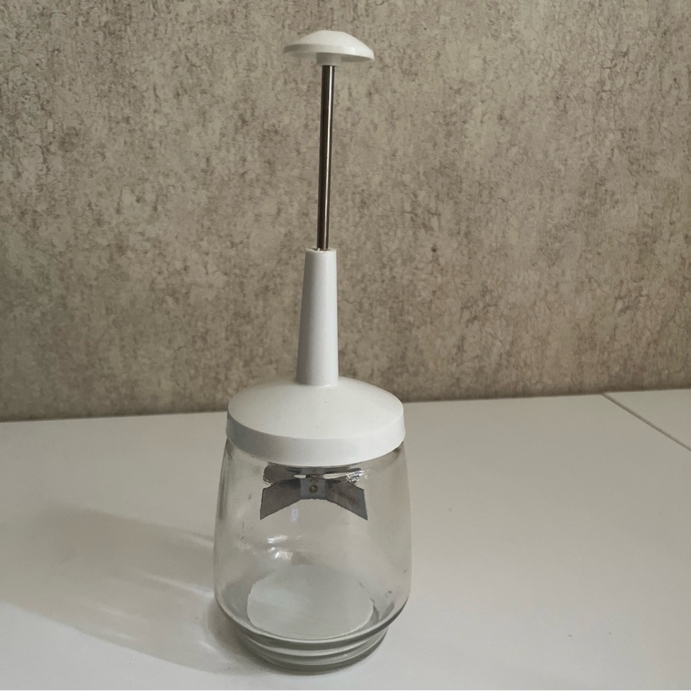 Vintage Gemco 7 Food Chopper White Clear Glass Stainless Steel Blade Manual USA